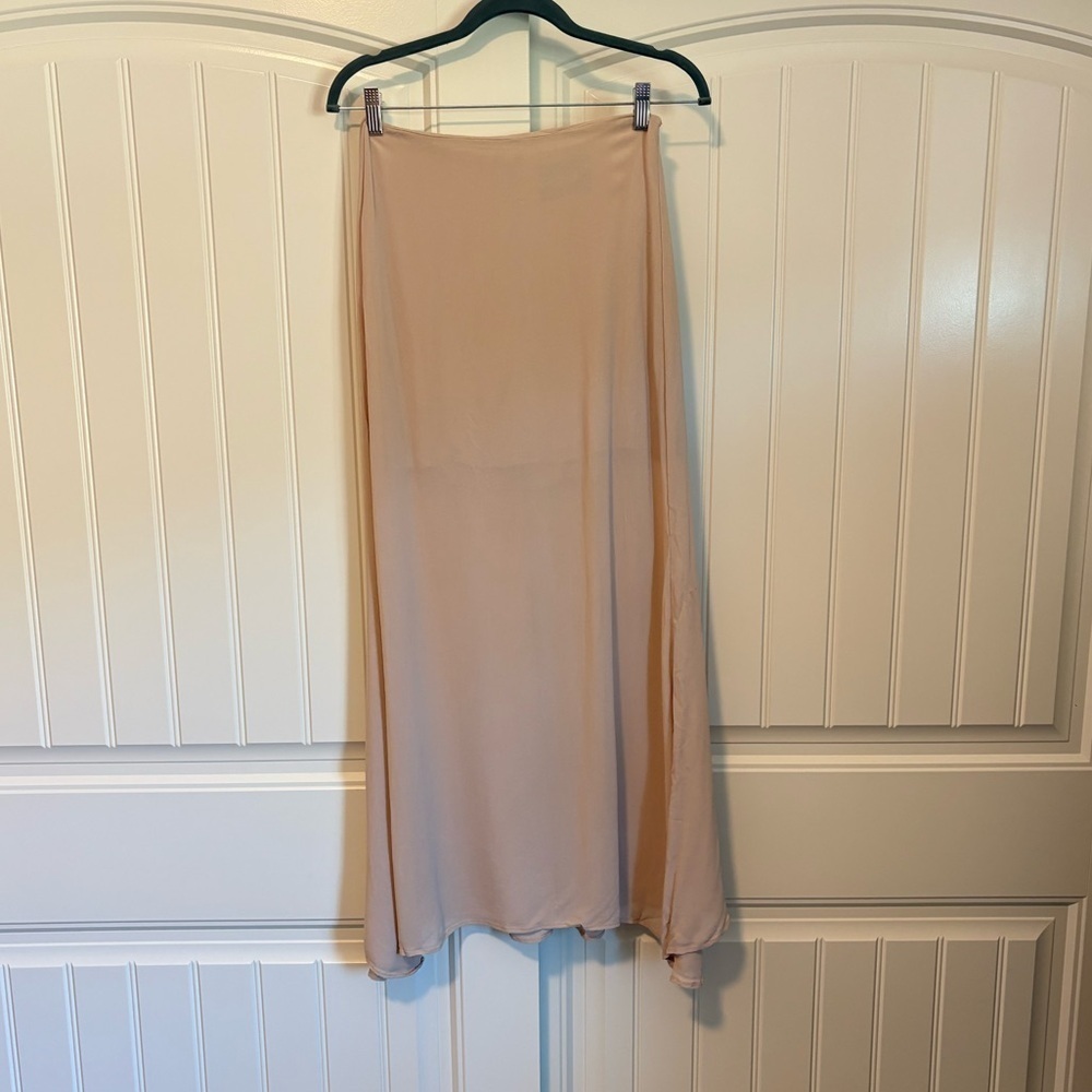 Reformation nude maxi light weight skirt size 0